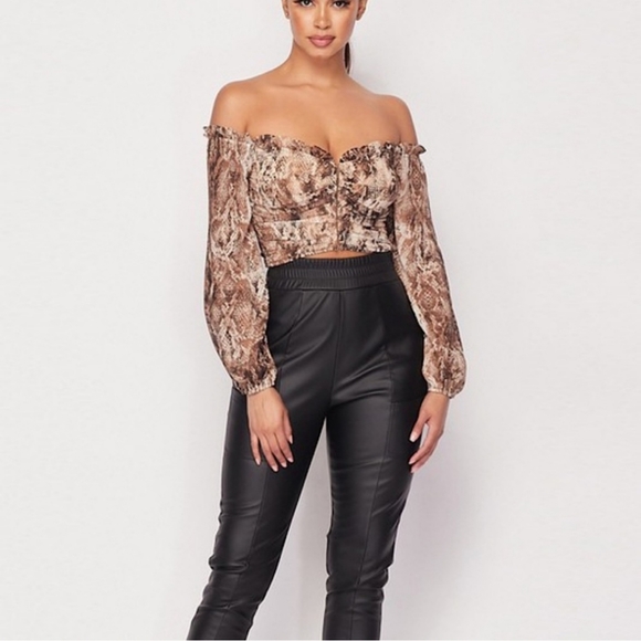 Snake print Boutique crop top - Picture 3 of 5